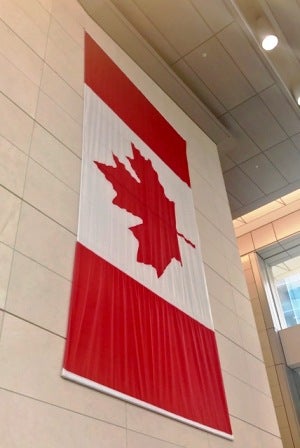 ２月１５日はカナダ国旗の日 カナダ留学 ワーホリ バンクーバー留学 ビザ支援のカナダ留学サポート