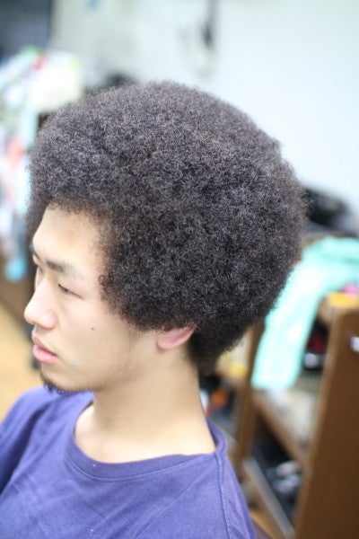 新型アフロコームが人気です アフロパーマ Afro を熱く語るブログ 大阪府守口市の理 美容室 髪切屋ｔａｋｕ