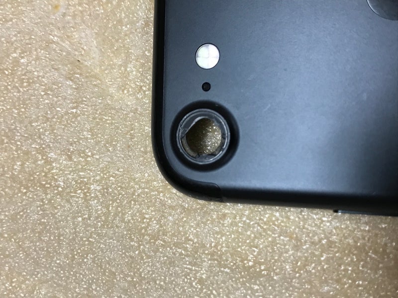 意外と多い Iphoneのカメラレンズ割れ アイフォン修理 水没データー復旧のスマホゴールド 新宿本店