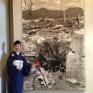 原爆資料館展示写真【焦土に咲いたカンナの花】の記事より