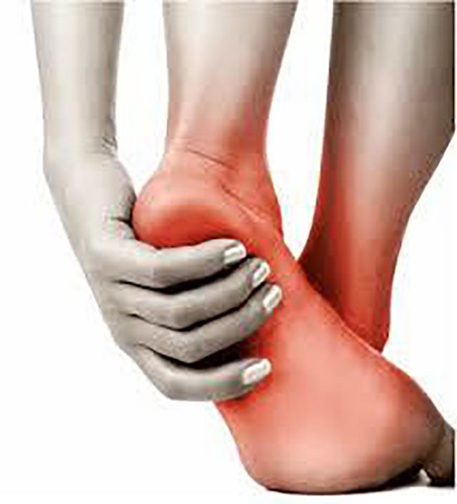 足の裏や土踏まずが痛い原因と理由！足底筋膜炎は2回の施術で完治できます。 世田谷区杉並区港区より来院多数！オスグッド病セーバー病グロインペ