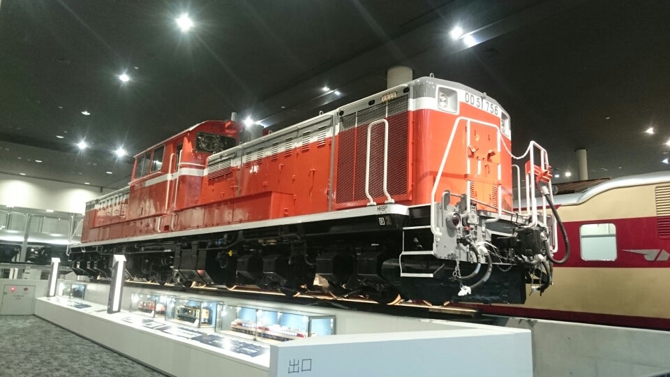 なすの258号のブログディーゼル機関車 DD13形とDD51形