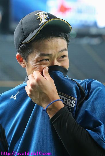 自分のカメラ史上最高 究極に可愛い中島卓也選手のハニカミ写真 ﾉ ﾉ 究極 を更新 やっぱり猫とファイターズ