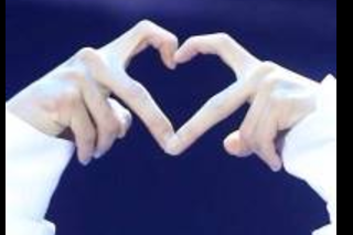 指ハートポーズは韓国発祥 指ハートで年齢バレる Ethiiのブログ