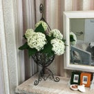 インテリア壁掛け仏壇と季節のお花：アナベル（白い紫陽花）の記事より