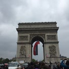 パリの凱旋門が大変なことに！の記事より