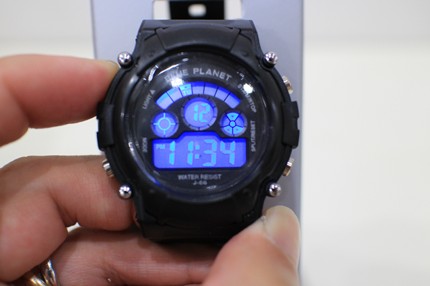 ダイソーで300円の腕時計を買ってみた ｇａyaｄｅｎ 想