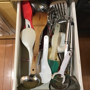 キッチン調理器具の整理術の画像