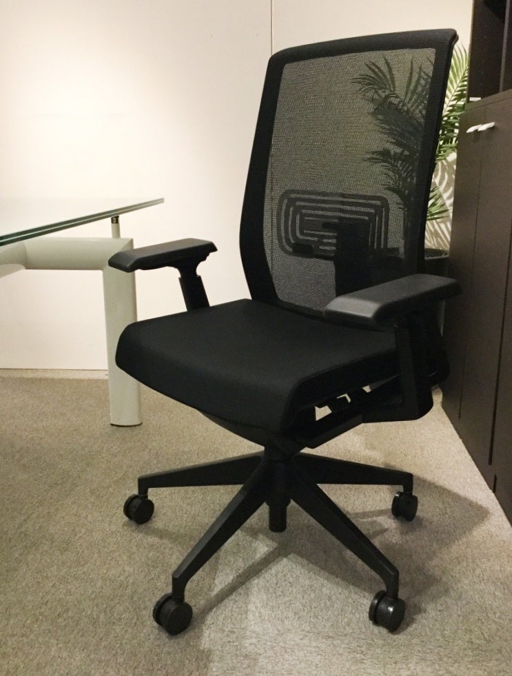 隠れ高機能デスクチェア『Very Chair(ベリーチェア)』 | IDC OTSUKA 