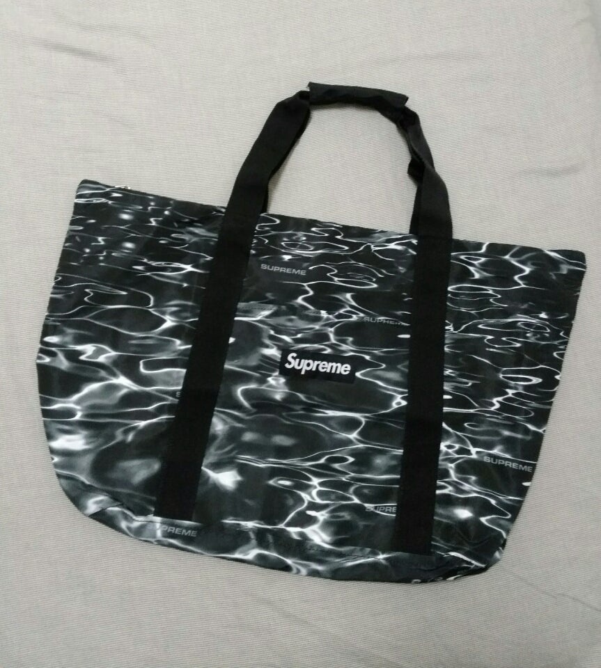 Supreme Ripple Packable Tote | 平成☆新パパと呼ばないで！