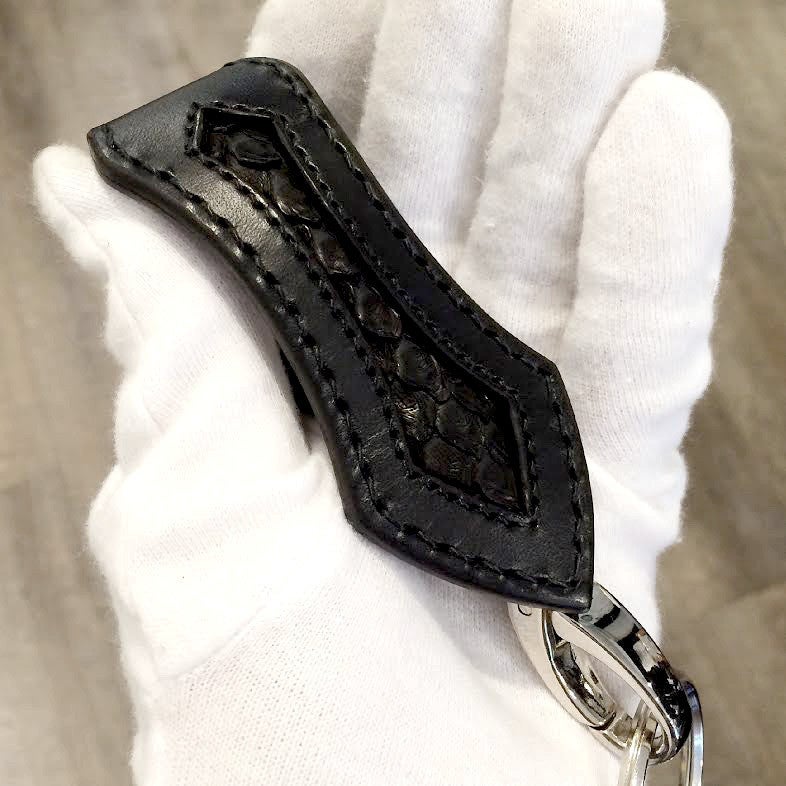 snake pit leather works　スネークピットレザーワークス　革　パイソン　キーループ　レザー