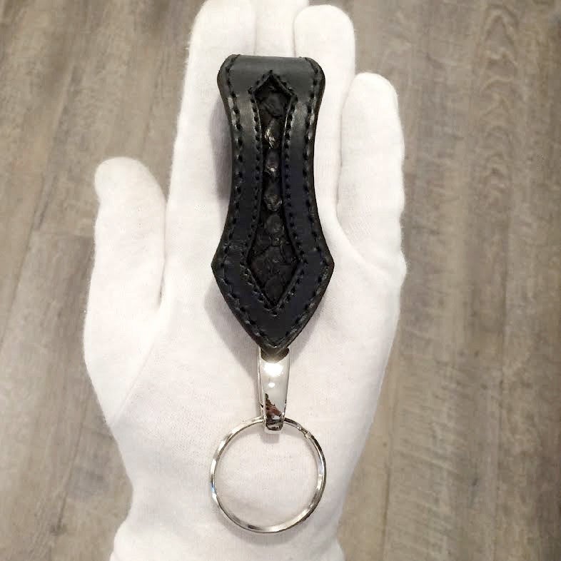 snake pit leather works　スネークピットレザーワークス　革　パイソン　キーループ　レザー