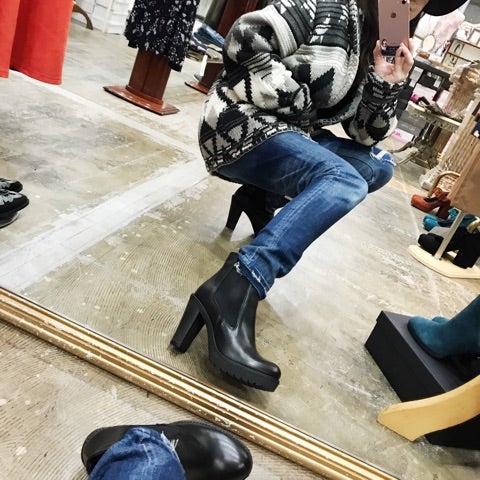 毎年大人気のKAREN LIPPSサイドゴアレザーヒールブーツ入荷 毎年大人気のKAREN LIPPSサイドゴアレザーヒールブーツ入荷