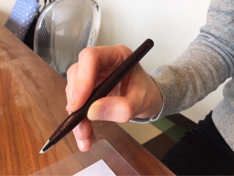 青山一丁目ペン字筆ペン教室　ペンの正しい持ち方　ペン字体験レッスン　ペン習字　東京ペン字