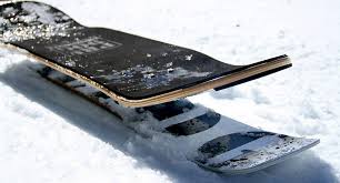 雪の上で滑れるスケボー！スノースケート | YELLOW JAP CONTROL