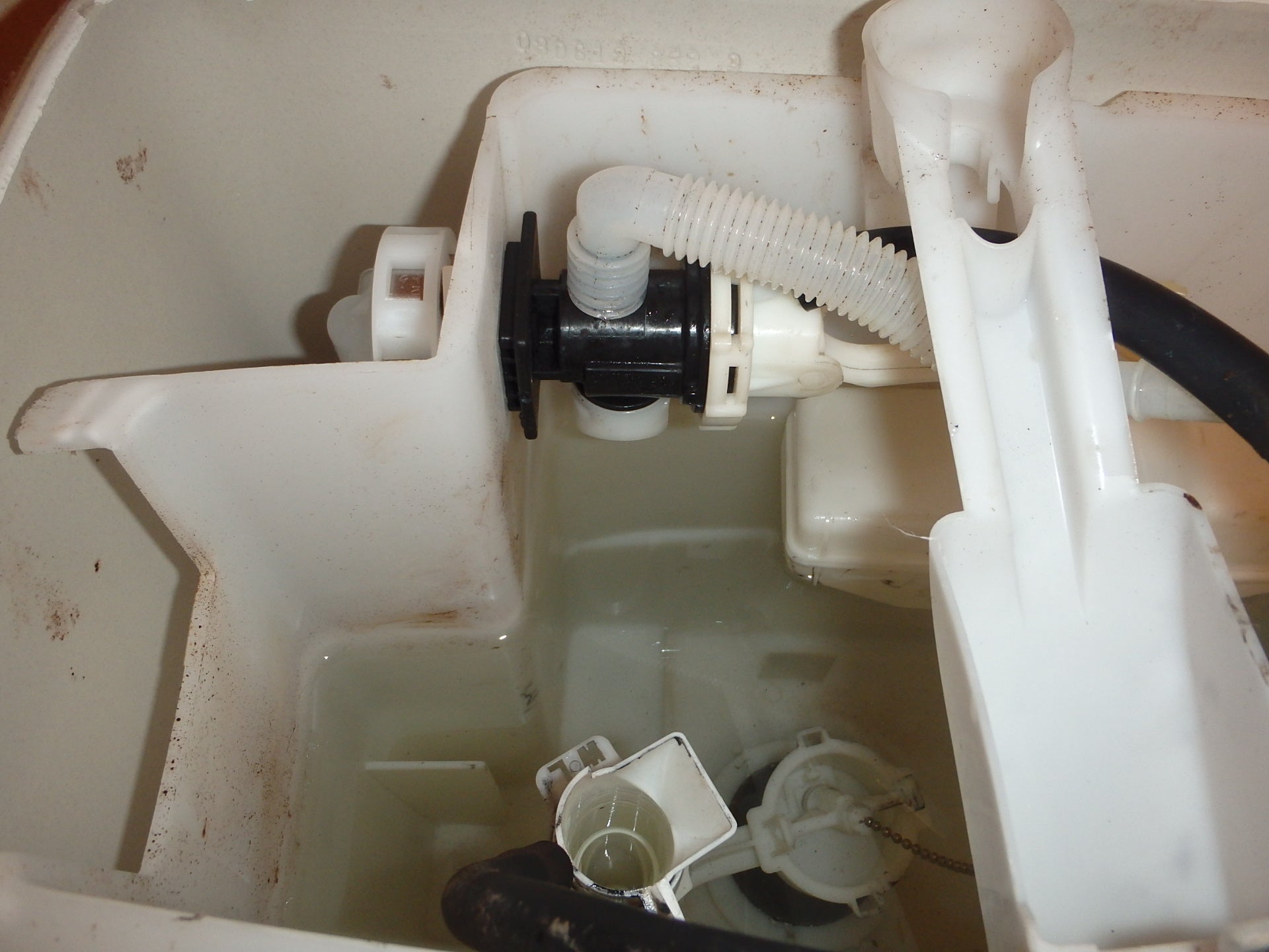 「トイレのタンクに水がポタポタ落ちている」INAX/DT3850 水漏れ修理 リビオ白鷺デュオ マルイチ住宅