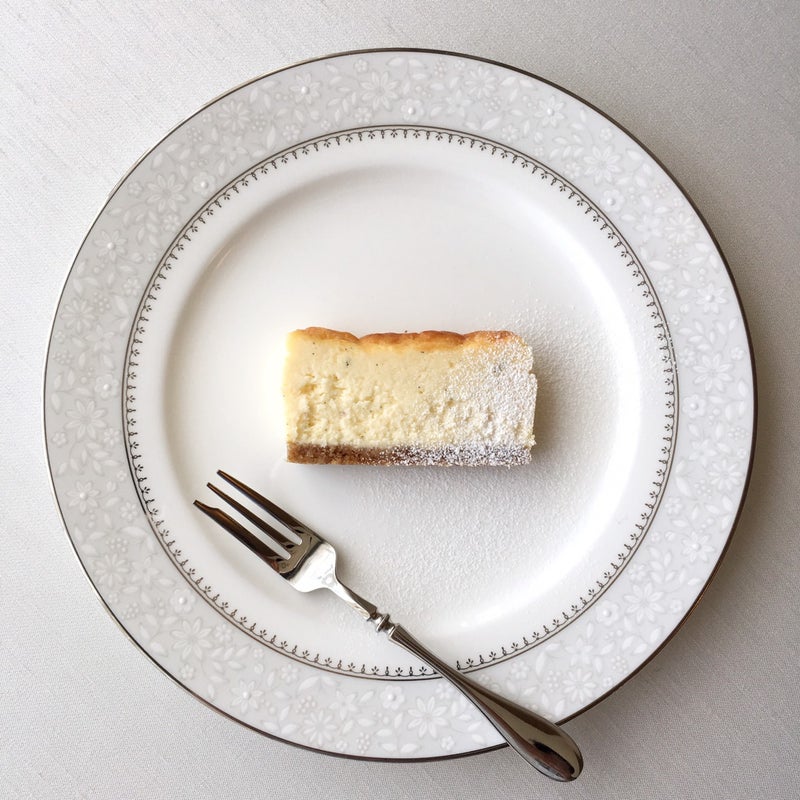 チーズケーキをシンプルに 魅せたい盛り付け方 札幌お菓子教室 Dolce Kaori 魅せるお菓子 のブログ