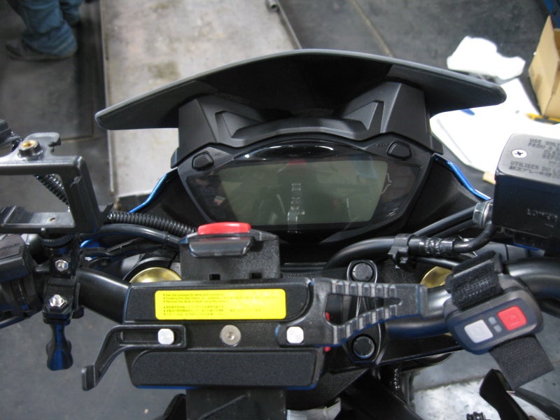 スズキ GSX-Ｓ750 メーターバイザー装備！！ | 本庄市のバイク屋・自転車屋さん オートショップたけうちの整備ブログ