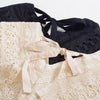 lace collar blouseの画像