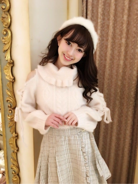 再入荷♡オフタートル肩あきニット♡ | LIZ LISA♡新宿ALTA店