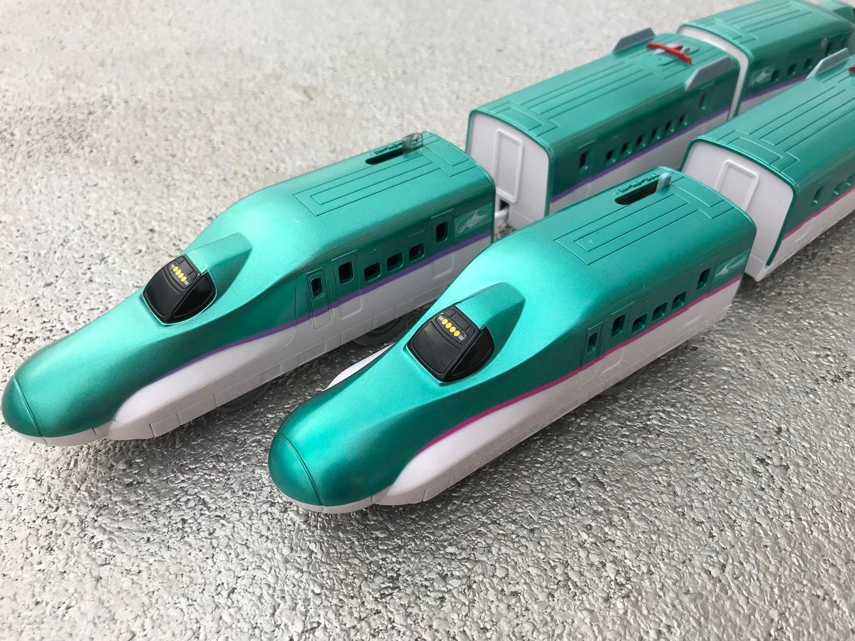 プラレール 北海道新幹線H5系はやぶさとE6系新幹線こまち(連結仕様