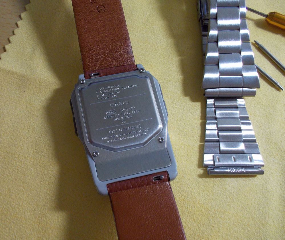 チープカシオのデータバンクを購入してみました。革ベルトに付け替えて 