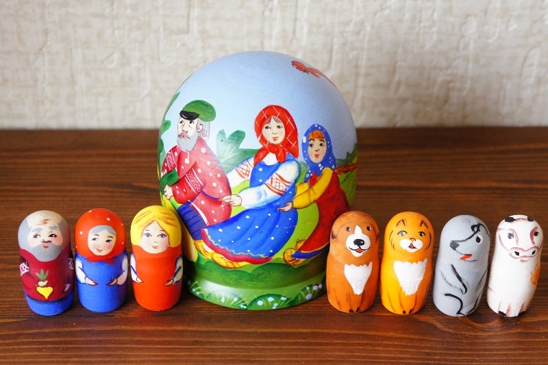 ロシア童話の世界 2 おおきなかぶ 2種類のイラストがあります ロシア モノ コト図鑑 ロシア工芸 雑貨 リャビーナ ブログ