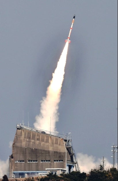 JAXAの小型ロケットが打ち上げに成功の記事より