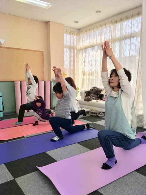 3月3日土曜日 親子ヨガですよー 栃木県足利市 女性がもっと健康でキレイになる美子宮yoga