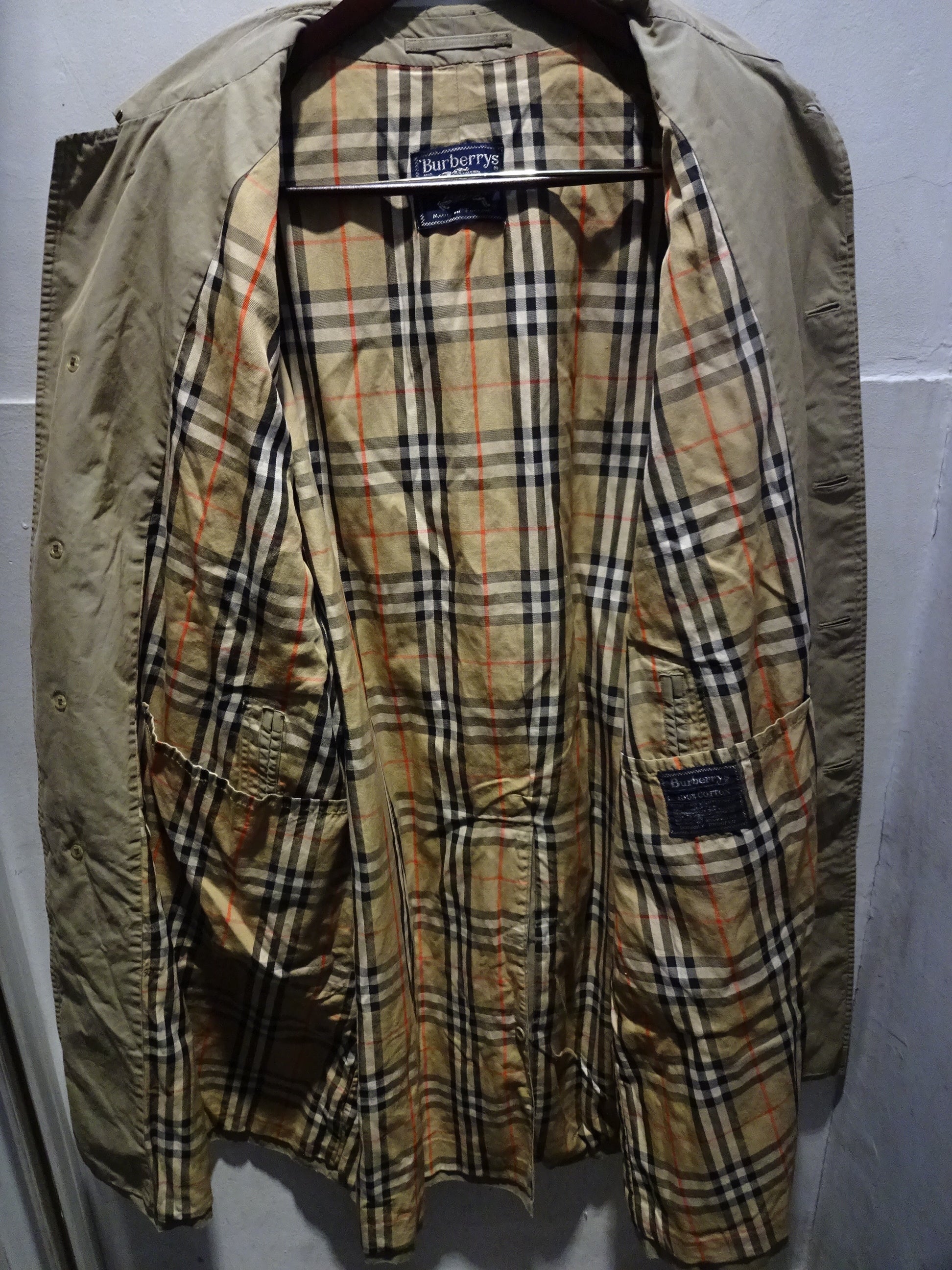 Vintage Burberry , Army Shemag , Adidas France | ILLMINATE blog