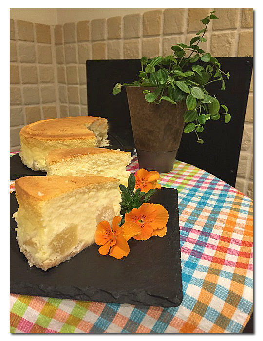 シュワッと美味しいリンゴのコンポート入りスフレチーズケーキ 今日は薪ストーブ点火 Pentaのブログ お家カフェ気分で小さな料理教室開催