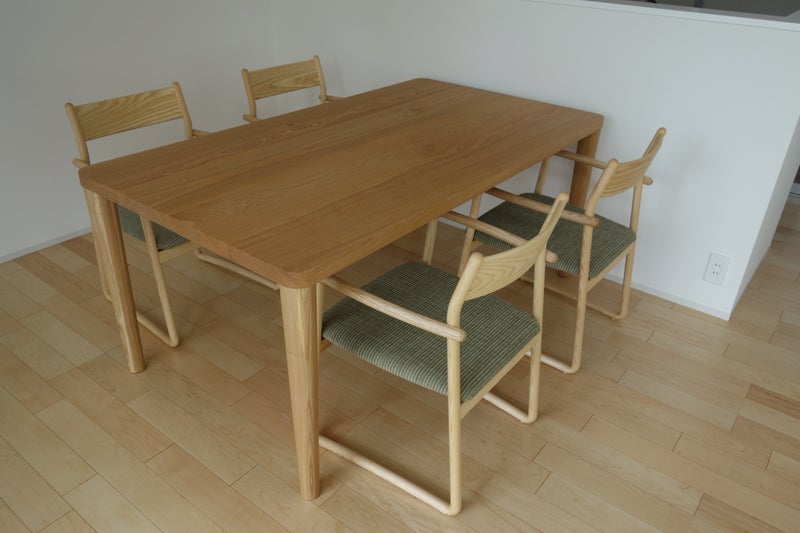 ダイニングテーブルとチェアのお届けをしました | 静岡の無垢家具・オーダー家具・古材家具の専門店 秋山木工㈱の日記