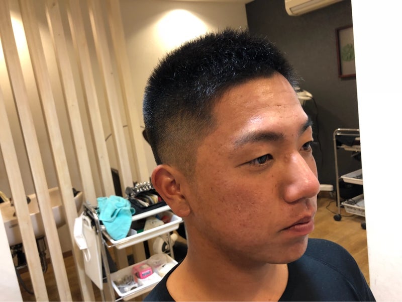 坊主から伸ばすならこう カッコいい髪型に大切なシルエットに特化した散髪屋 大阪 メンズカット専門店