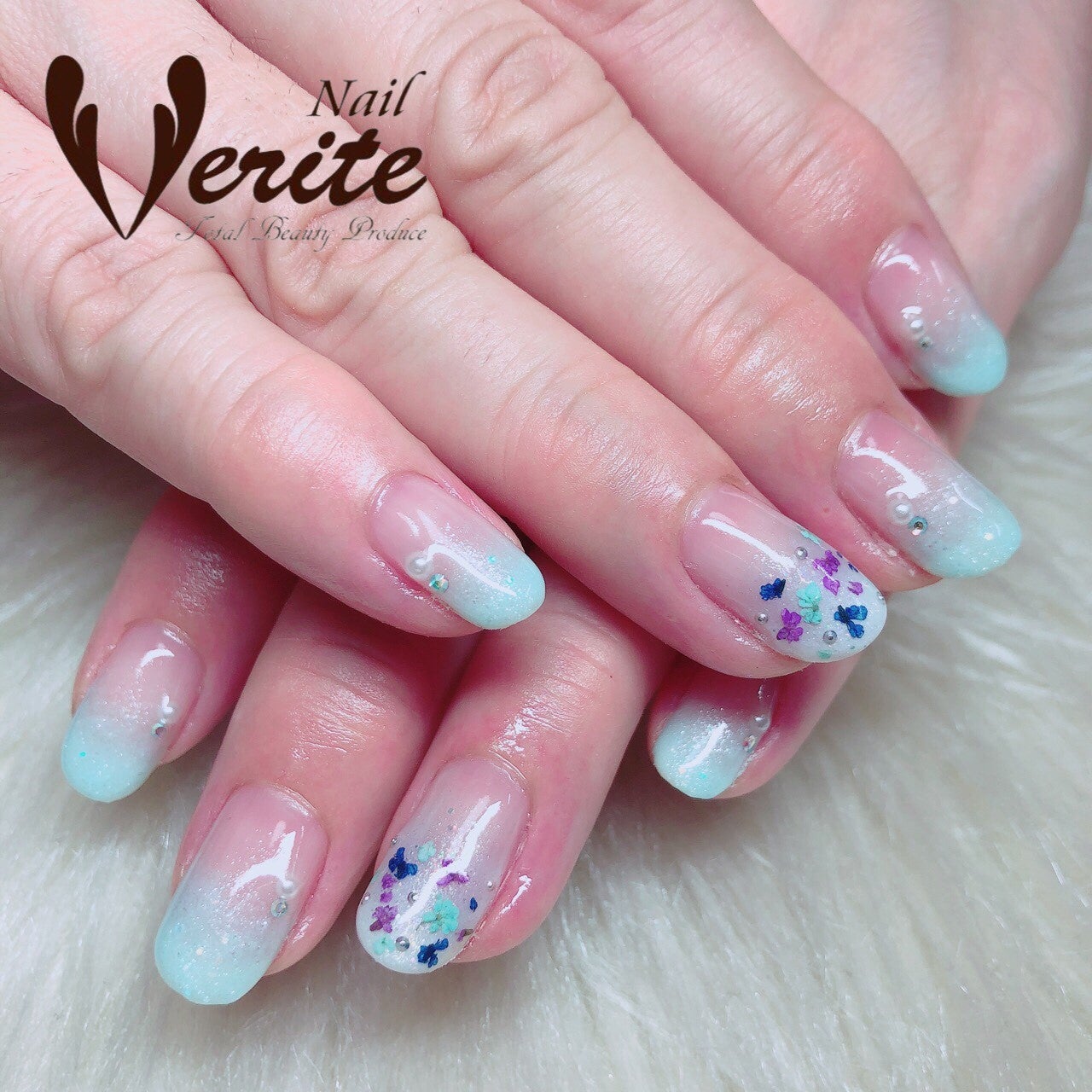 今流行りのネイルが定額で Nail Verite