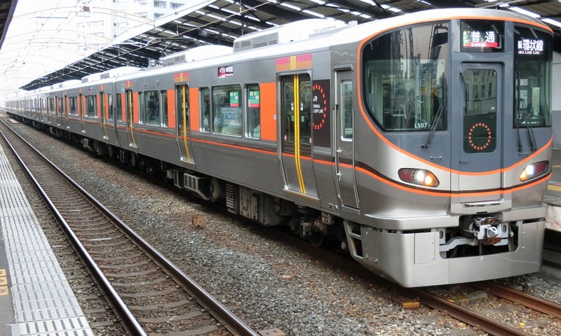 JR_West_Osaka_Loop_Line_323_Series