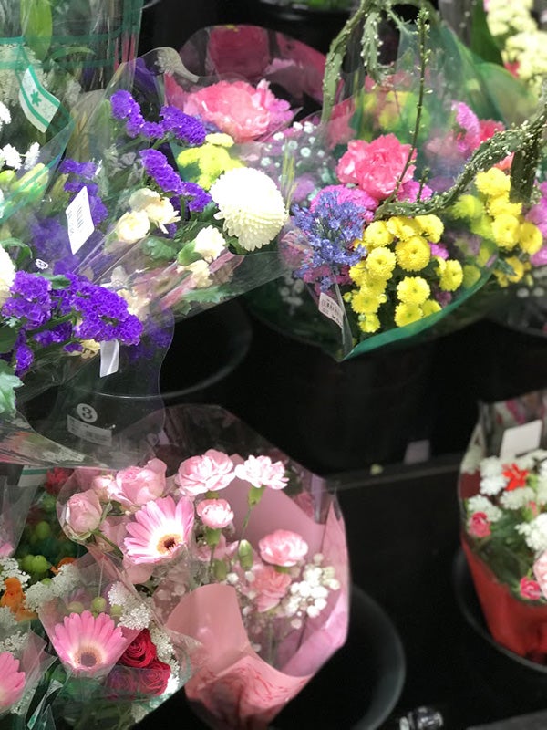 スーパーの花売り場でオシャレな花を買う方法 毎日ロマンティックウェディングな暮らし