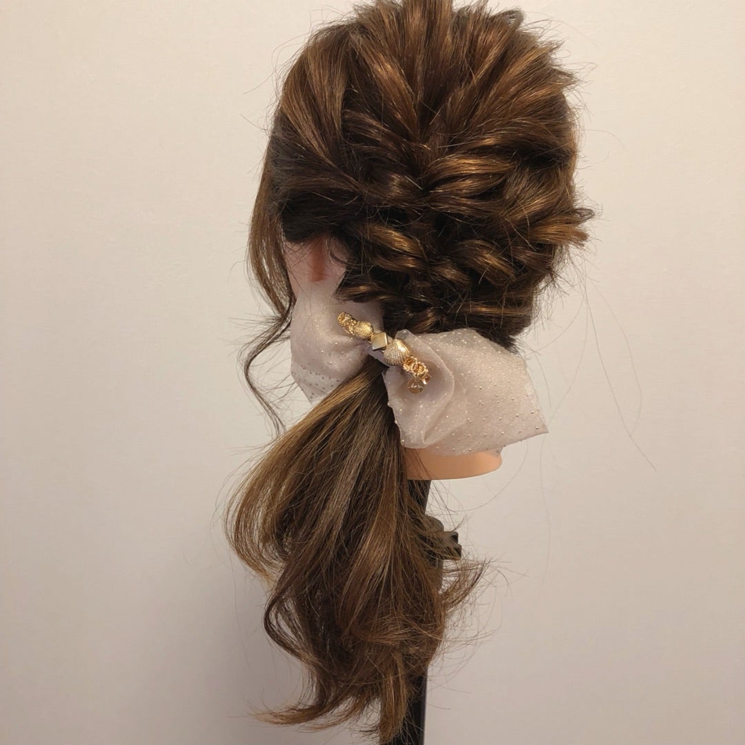 結婚式のお呼ばれに 華やかサイドアップ ヘアアレンジ セルフアレンジを楽しもう Mizunotoshirou