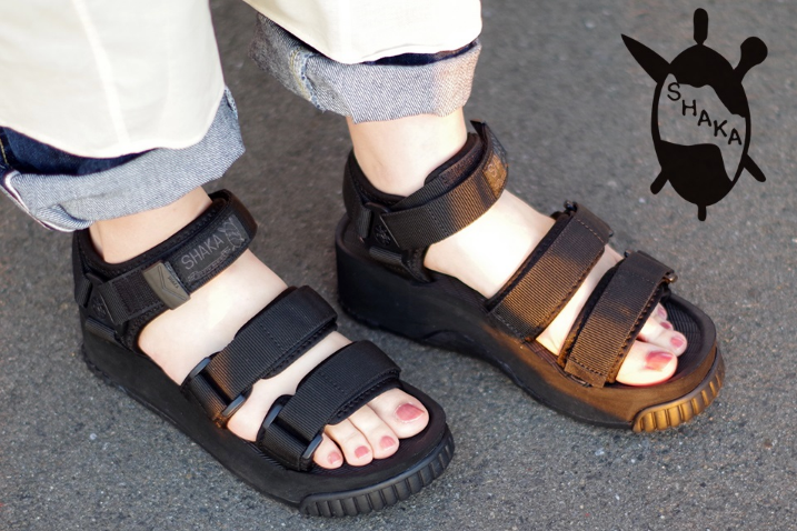 Shaka 知らないと絶対損 ポストtevaのスポーツサンダル 低身長 Yoppyのファッションブログ