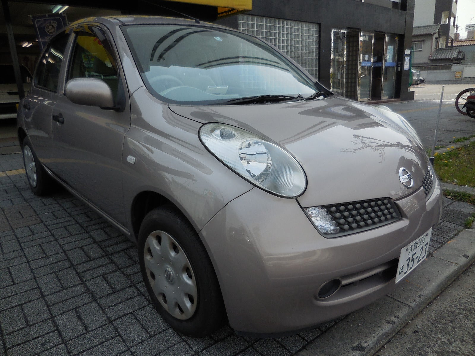 17万円で買える!激安中古車H18日産マーチ(DBA-AK12)大阪で車を買う