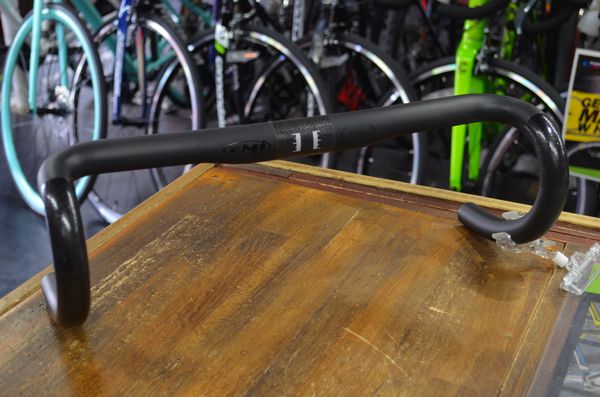 TNI Ergo Sweep カーボン | Guell Bicycle Store 奈良本店