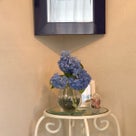 インテリア壁掛け仏壇と季節のお花：青いアジサイ（紫陽花）の記事より