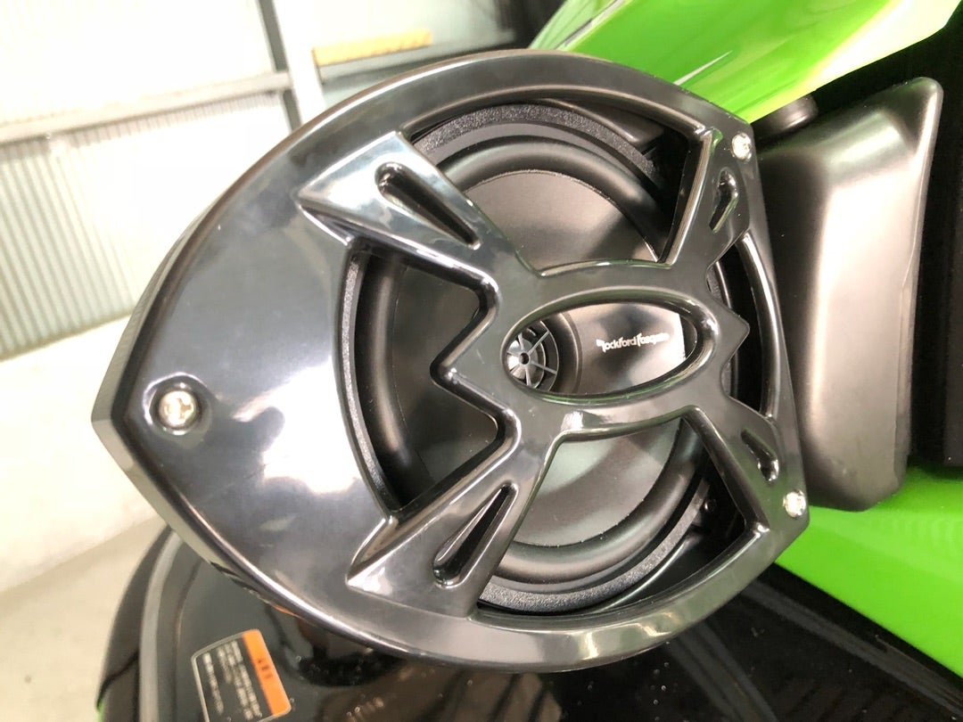 ジェットスキー(STX-15F)オーディオ&スピーカー 取付作業 ジェットスキー(STX-15F)オーディオ&スピーカー 取付作業