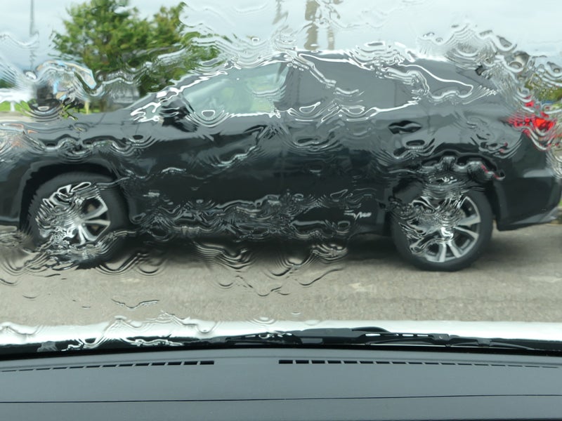 雨の多い梅雨時にピッタリ いつでもどこでもフロントガラスにあっという間に撥水コーティングできる 洗車とコーティングと私 洗車用品 車用コーティング剤 ならハイブリッドナノガラス