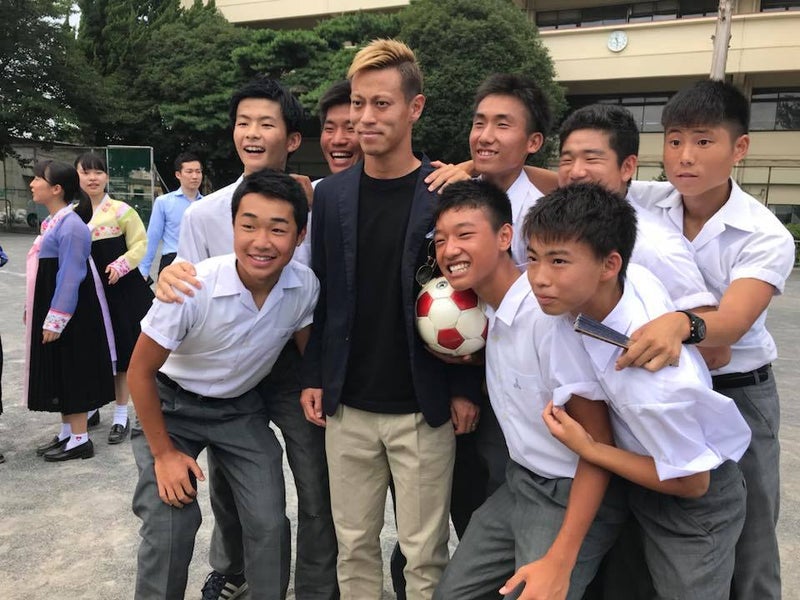 サッカー日本代表 本田圭佑選手 来校 ２ ｓｎｓ大きな反響 アクセスも19 000超え かっちんブログ 壽福康寧