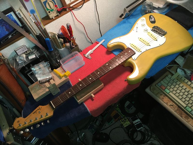 Fender Japan Eシリアル ストラトカスタム その１ | RE/F-TECH の足 