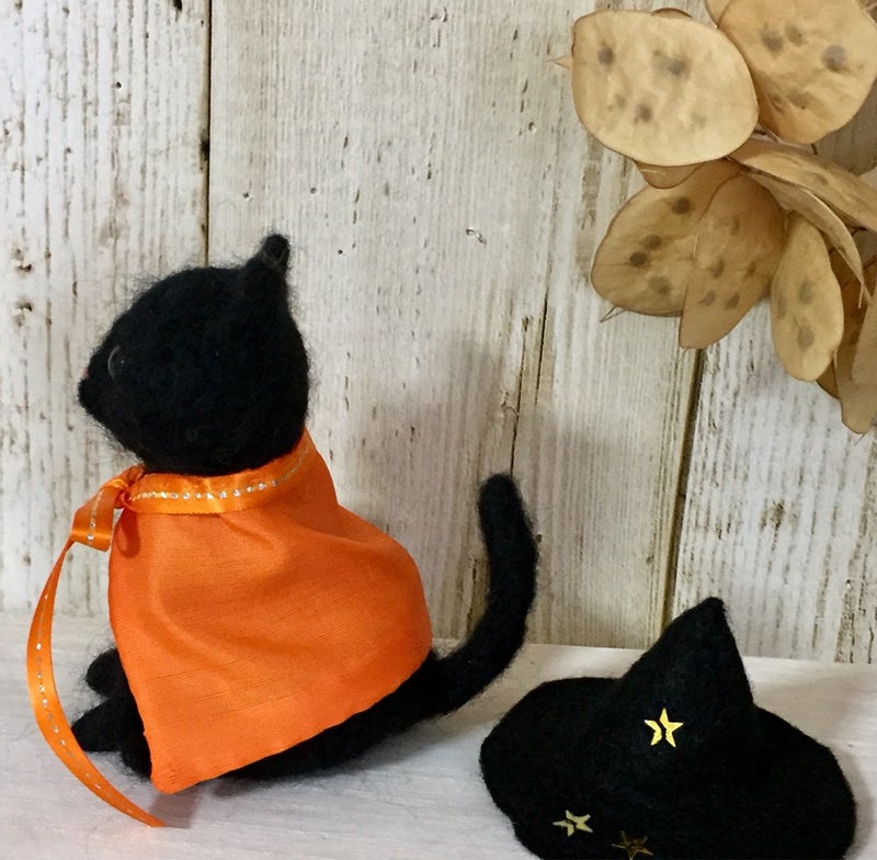 羊毛フェルト 黒猫さんのハロウィンコスプレ マント 羊毛フェルト猫 個猫