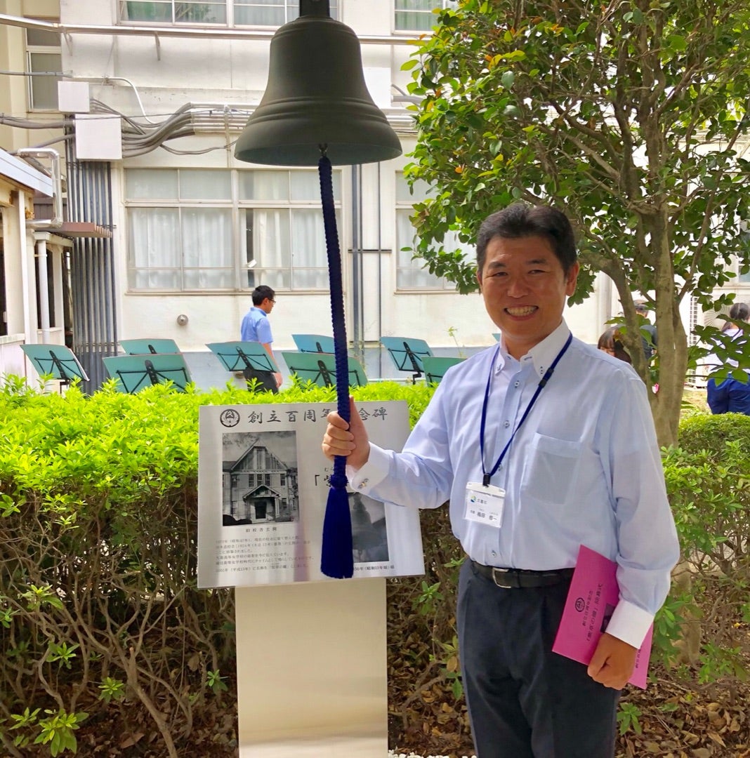 久喜高校の文化祭で紫草の鐘を鳴らしてきました 梅田修一 久喜市長 活動報告