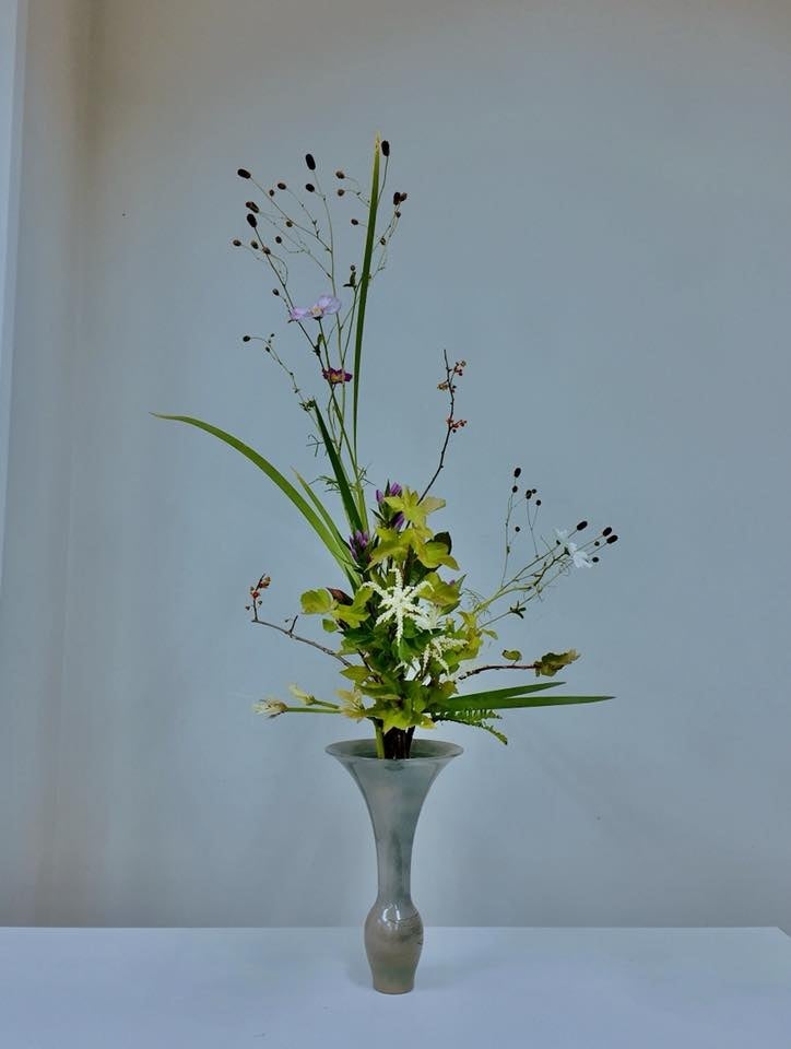 花伝書 習い物七カ条より～コスモスとワレモコウの立花【いけばな池坊