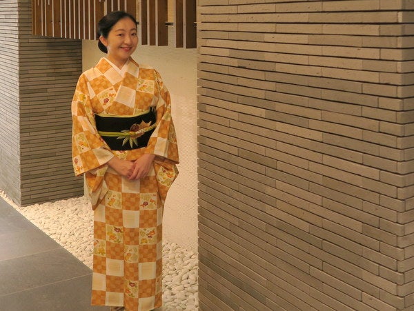 和装振興協議会への装い / 京小紋に黒の絵羽羽織、鯛の帯でお寿司屋 