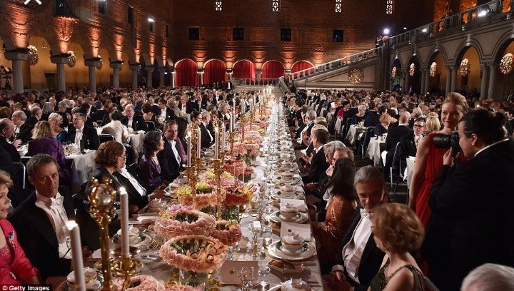 スウェーデン観光裏スポットブログノーベル賞晩餐会のドレス